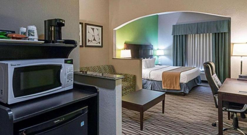 Quality Suites Sulphur Εξωτερικό φωτογραφία