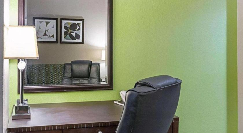 Quality Suites Sulphur Εξωτερικό φωτογραφία