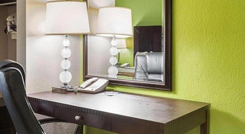 Quality Suites Sulphur Εξωτερικό φωτογραφία