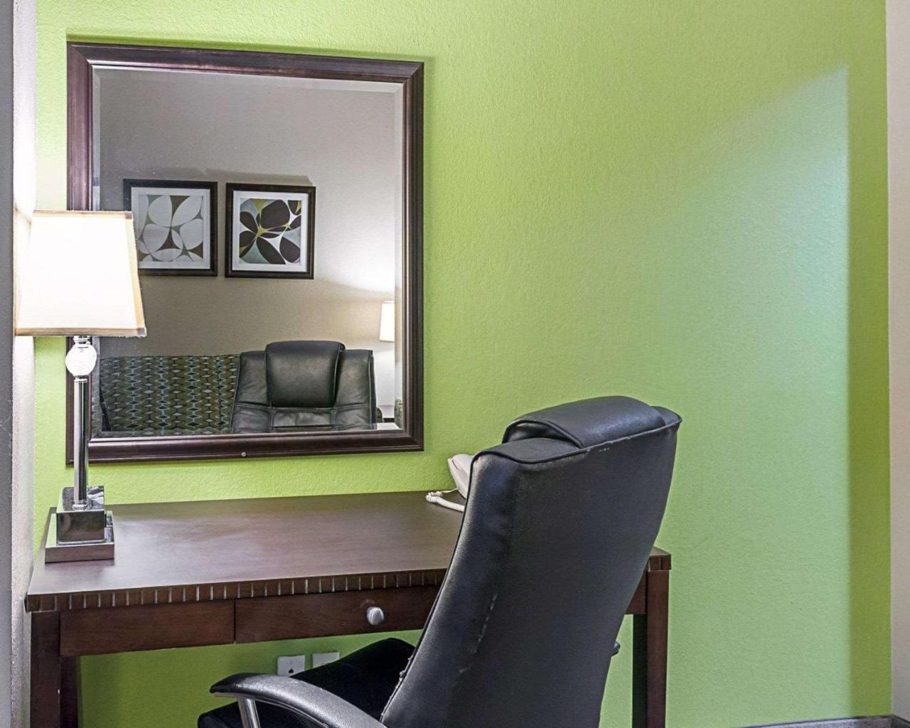 Quality Suites Sulphur Εξωτερικό φωτογραφία